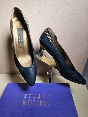 Stuart Weitzman Navy Leather Pointed Toe Pump VINTAGE